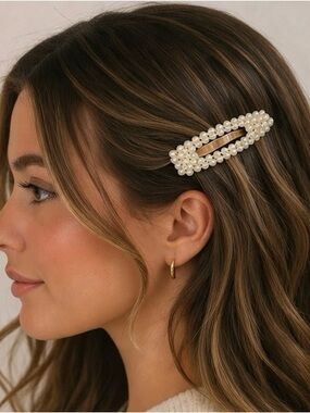 Francesca’s Collections Women’s Beaded Hair Clip